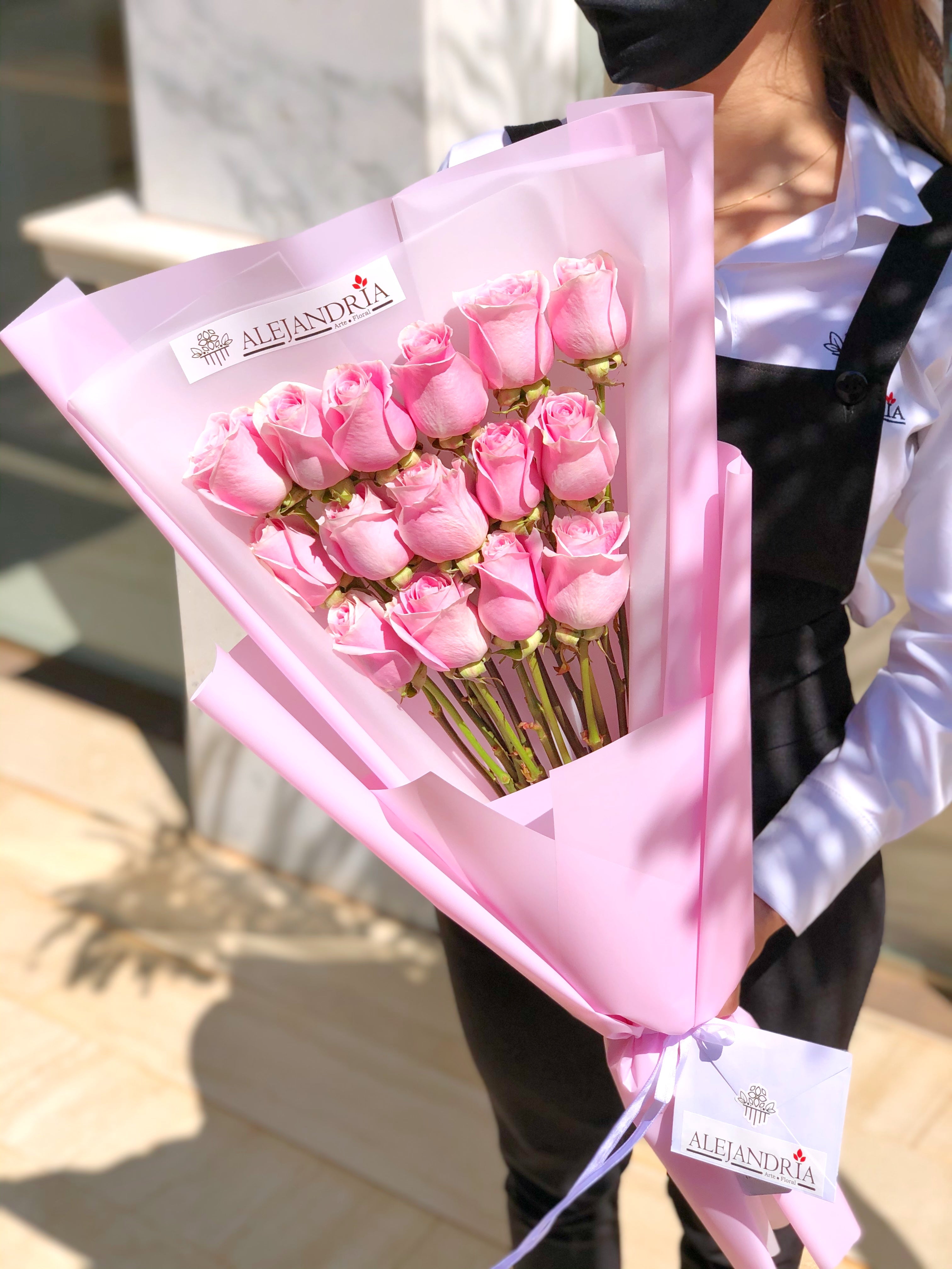 Ramo en papel "15 Pink Roses" - Alejandría Arte Floral 