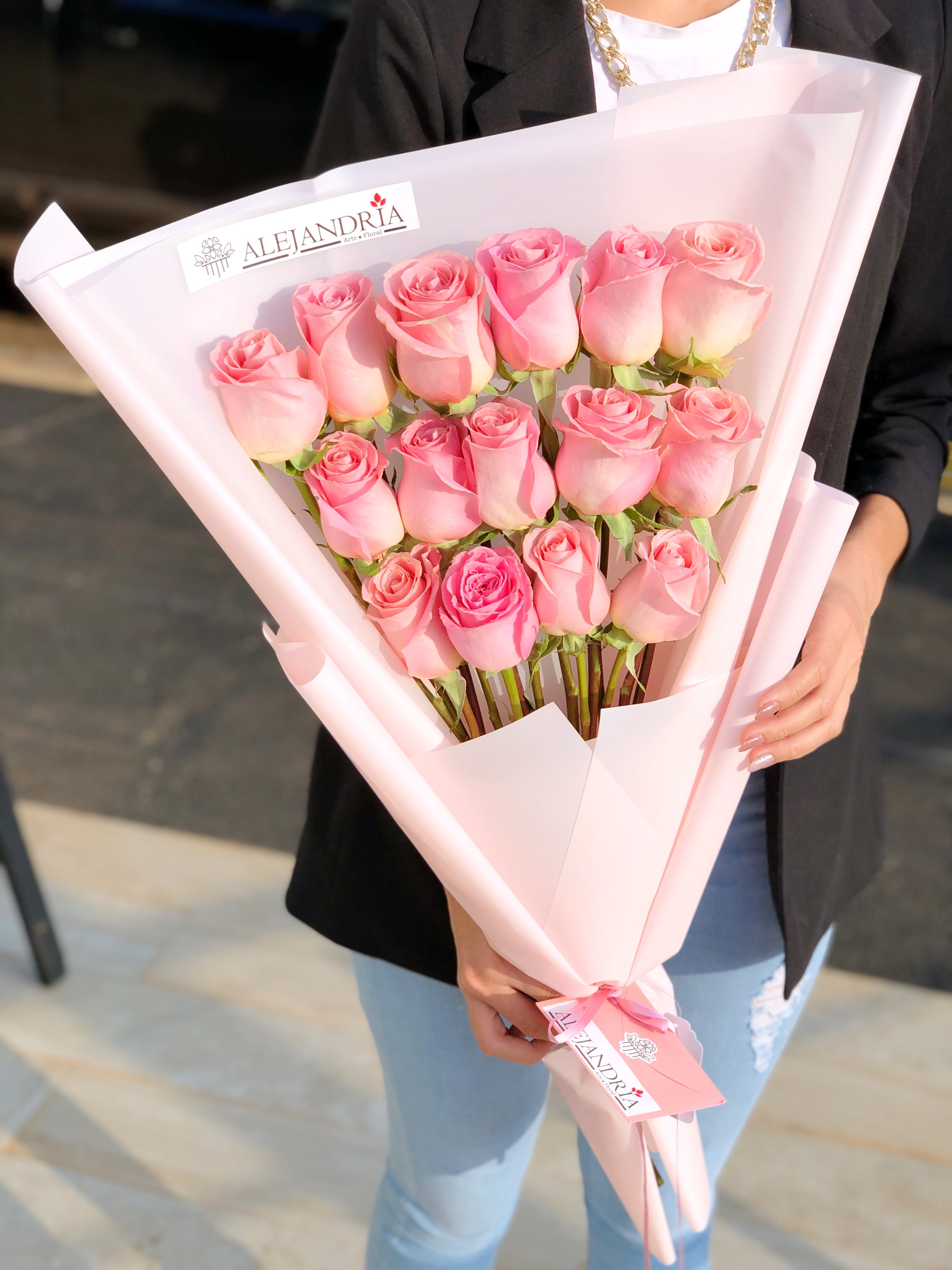 Ramo en papel "15 Pink Roses" - Alejandría Arte Floral 