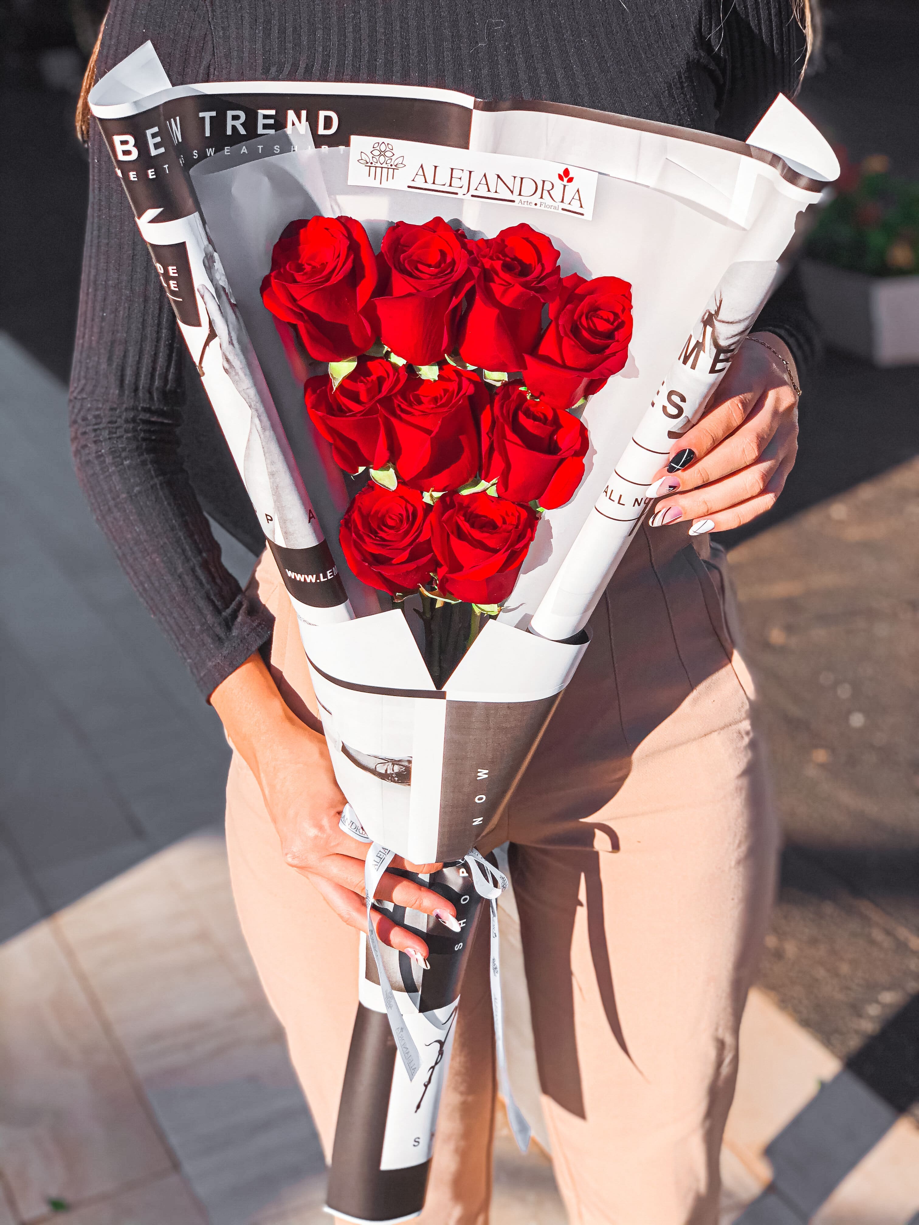 Ramo "Magazine" 9 Red Roses - Alejandría Arte Floral 