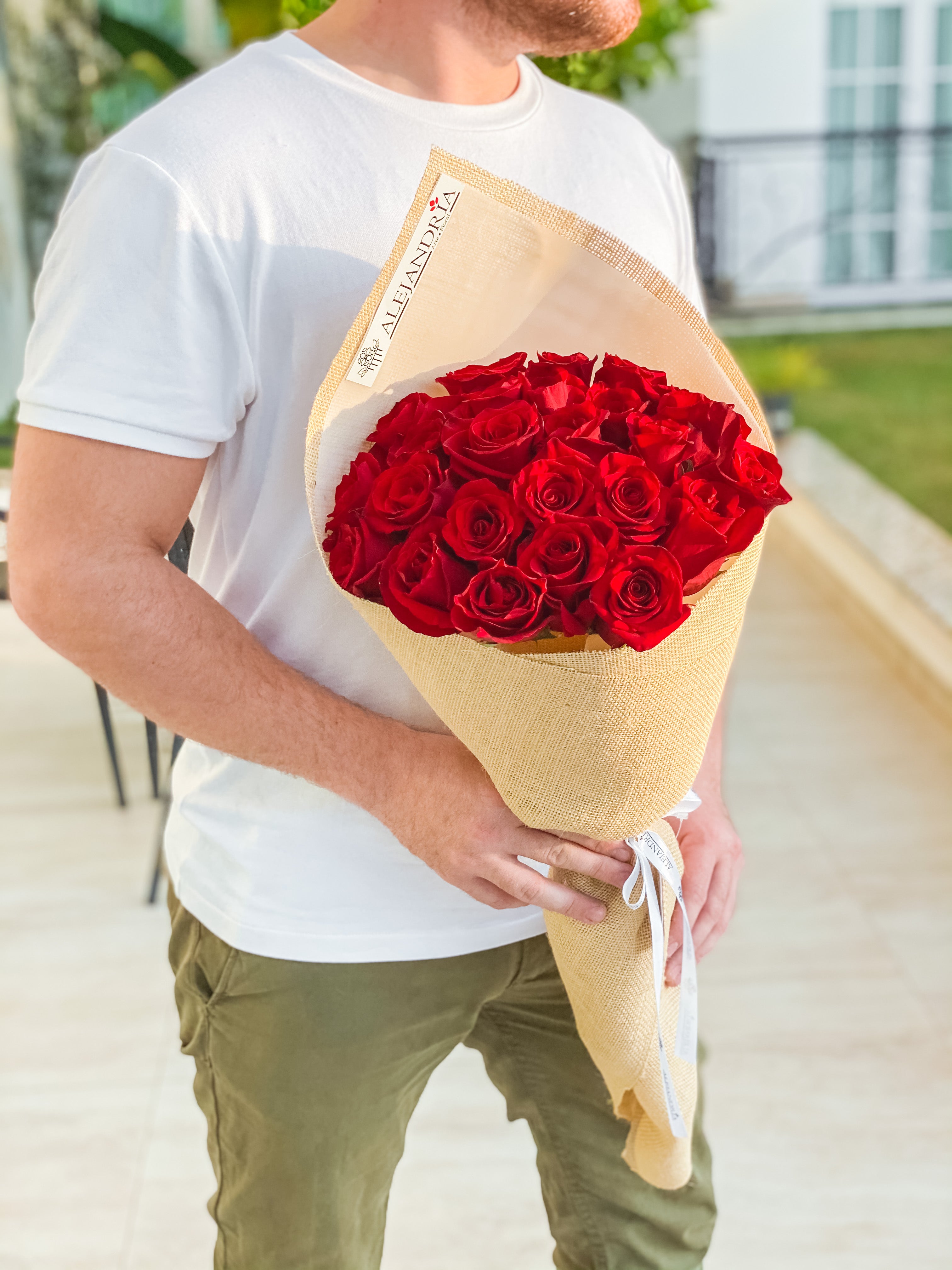 Ramo formato "Bouquet" 24 Red Roses - Alejandría Arte Floral 